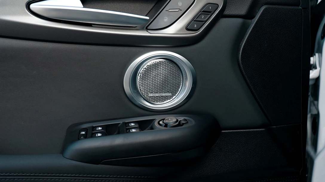 1676527-Alfa Romeo Tonale 2023.00_55_50_21.Still049 copy.jpg