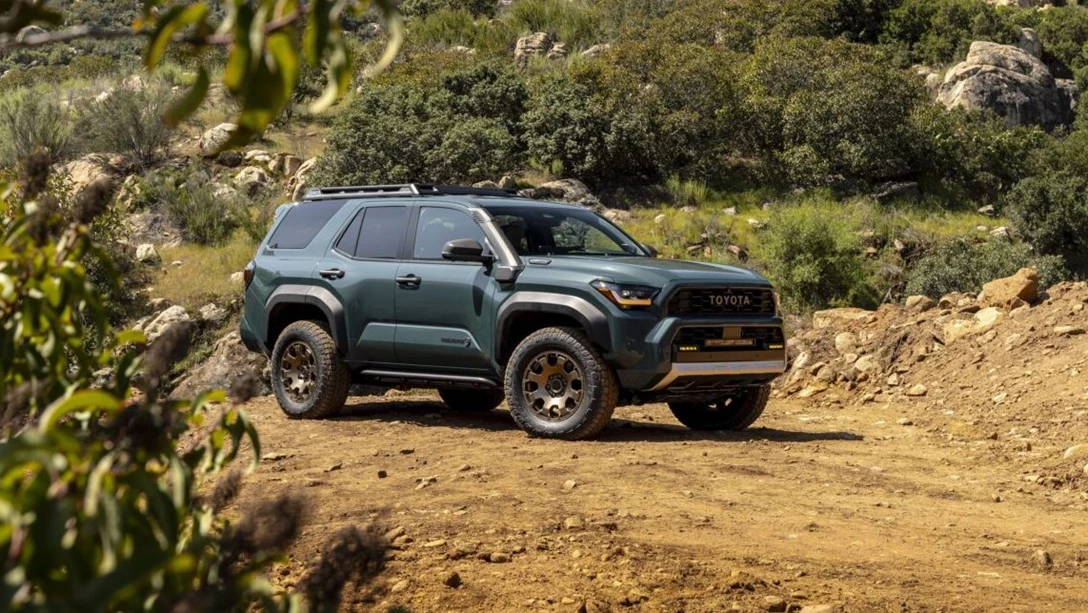 1695464-2025_Toyota_4Runner_Trailhunter_Everest_01-1500x1000.jpg
