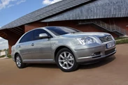 Toyota-Avensis-2004-2006-09.jpg