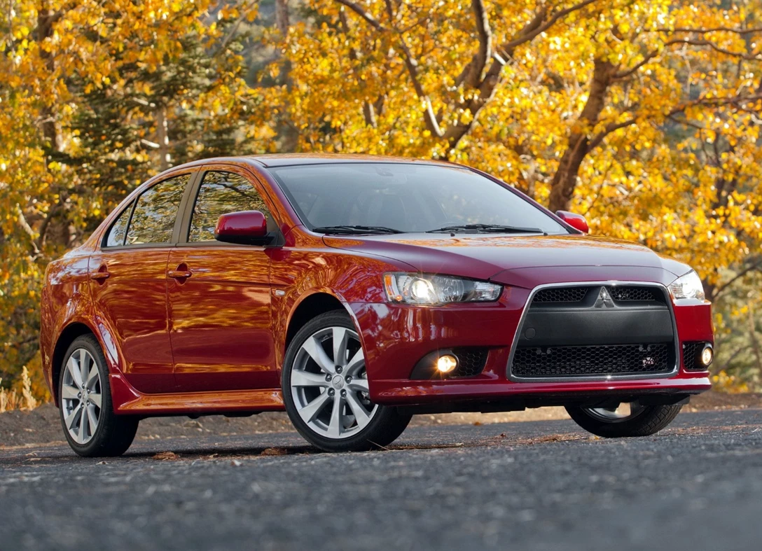 1666150-Mitsubishi-Lancer_Sedan-2015-01.jpg