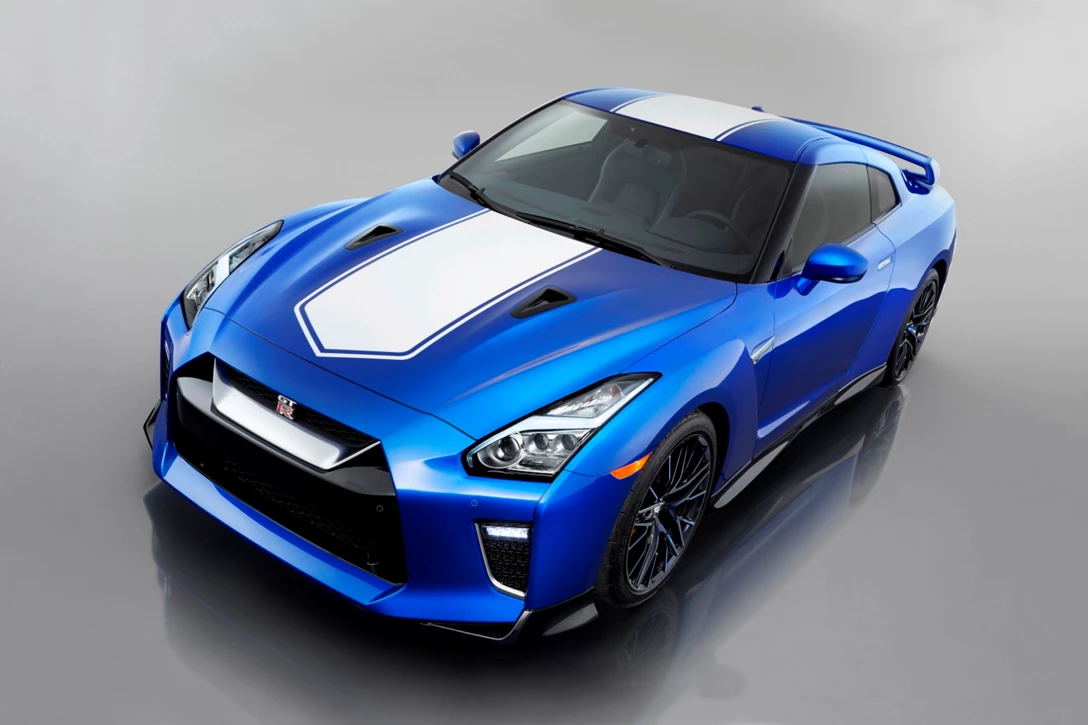 1615321-190405_MY20_GT_R_Anniversary_Studio4.jpg