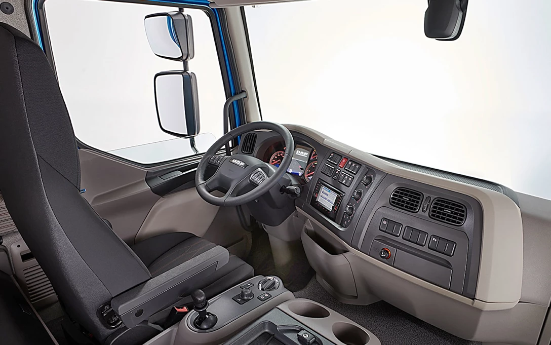 1679556-26-DAF-LF-Interior-min.jpg