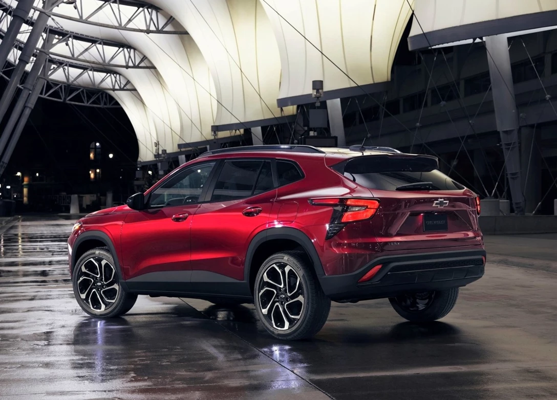 1681464-Chevrolet-Trax-2023-03.jpg