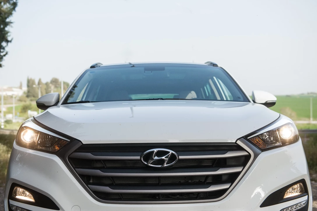 1594289-השוואתי פנאי - יונדאי טוסון מול מאזדה CX-5 מול פיגו 3008 מול קיה ספורטאז (18).jpg