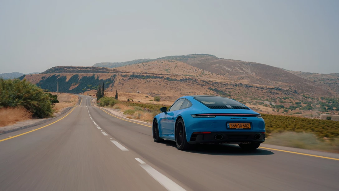 1664820-Porsche 992 GTS.00_34_21_19.Still013-min.jpg