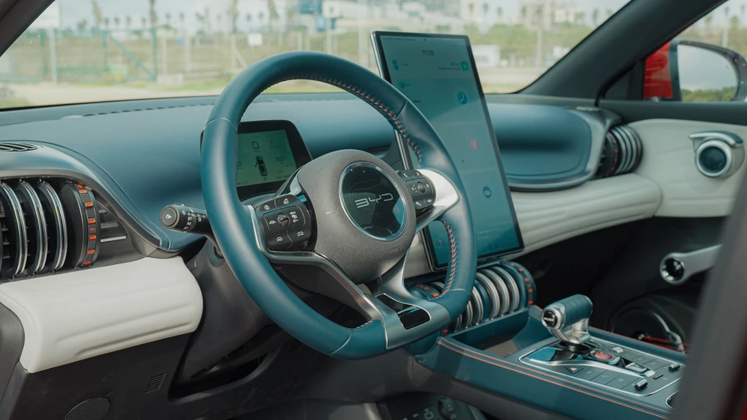 1673504-BYD ATTO 3 vs Geely Geometry C.01_04_29_00.Still065 copy.jpg