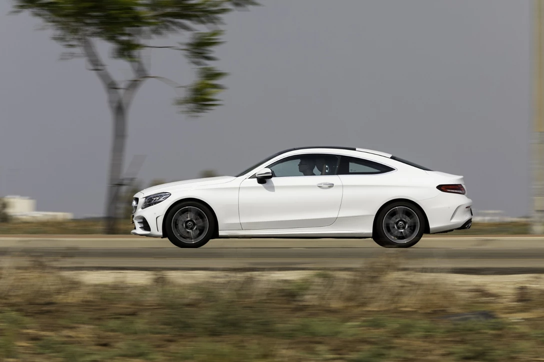 1608684-מרצדס C200 קופה מבחן דרכים (4).jpg