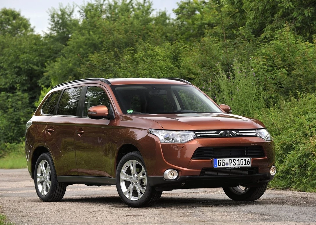 1648329-Mitsubishi-Outlander-2014 (3).jpg