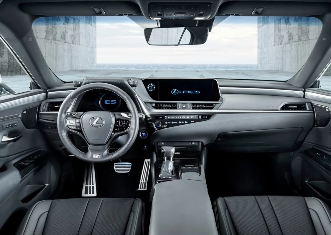 1596214-Lexus-ES 7.jpg