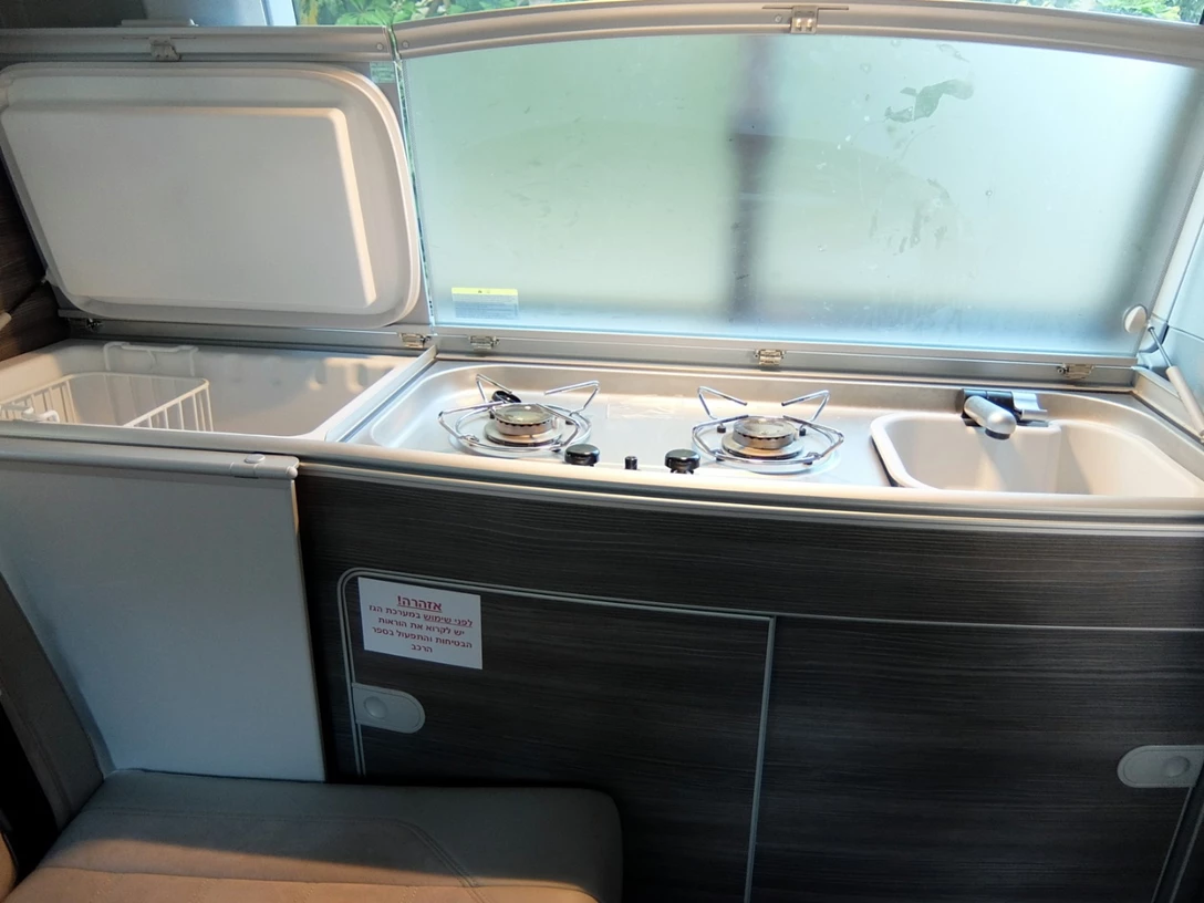 1591208-פולקסווגן קליפורניה (4).JPG