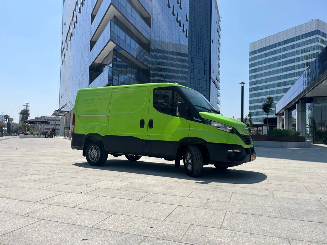 1710435-IVECO Daily Van. צילום משה תמם (8).jpg