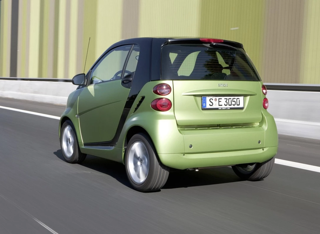1605946-Smart-fortwo-2007-2013-07.jpg