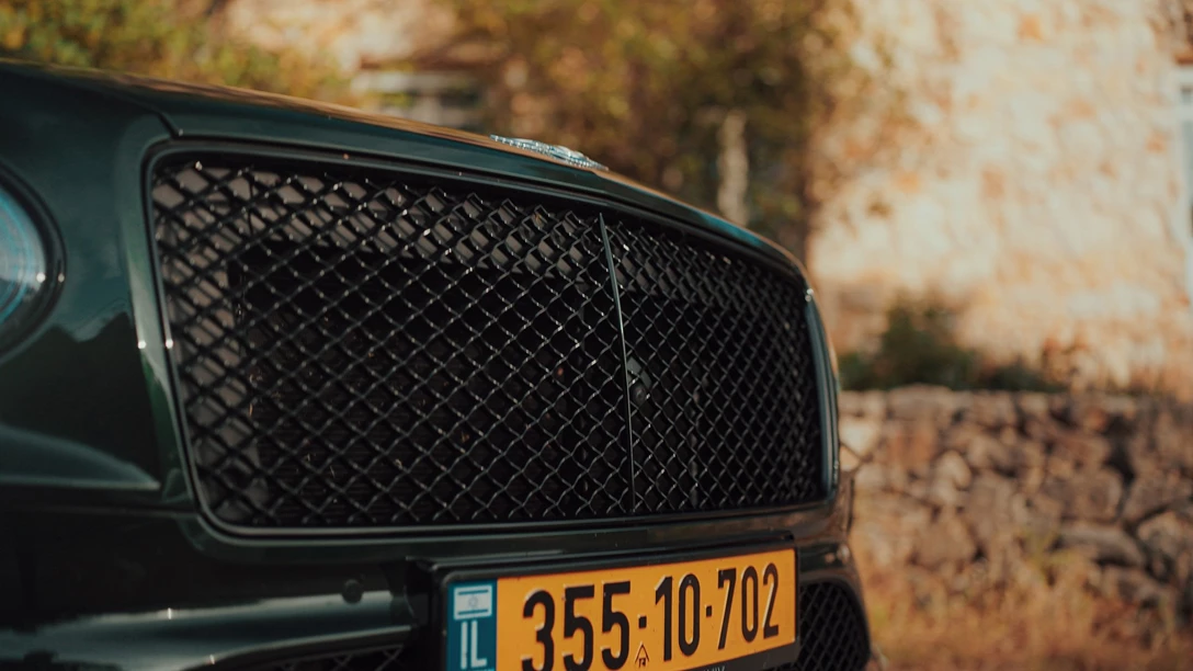 1661403-Bentley Bentayga S 2022.00_38_11_07.Still084 copy.jpg