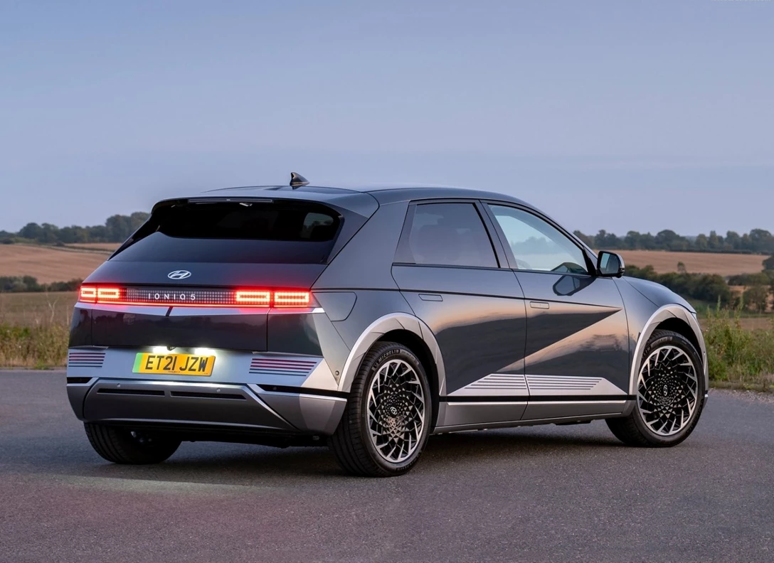 1653885-Hyundai-Ioniq_5-2022-02.jpg
