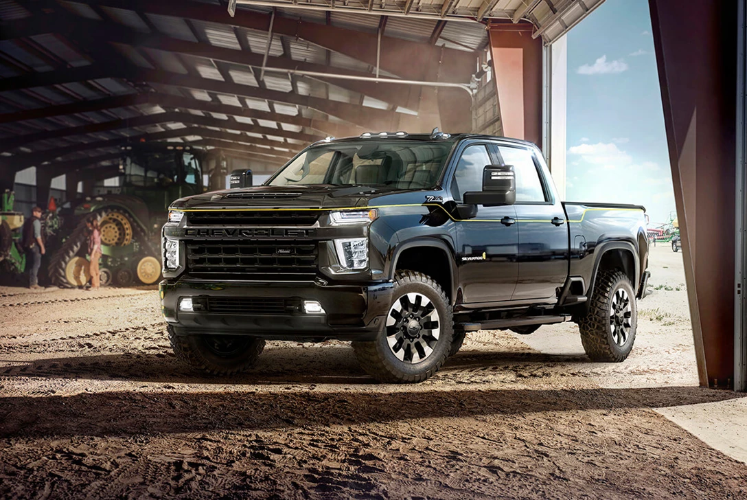 1624643-2021-Chevrolet-SilveradoHD-Carhartt-Special-Edition-001.jpg