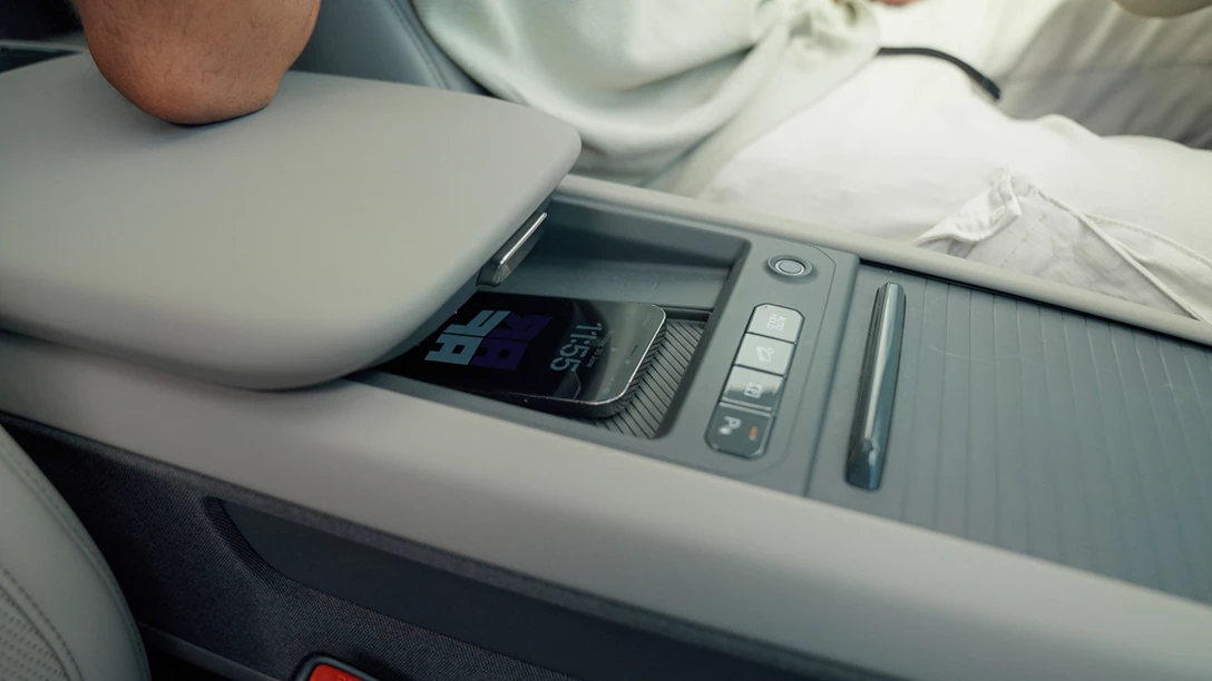 1698883-KIA EV9 2024.01_44_42_12.Still106-min.jpg