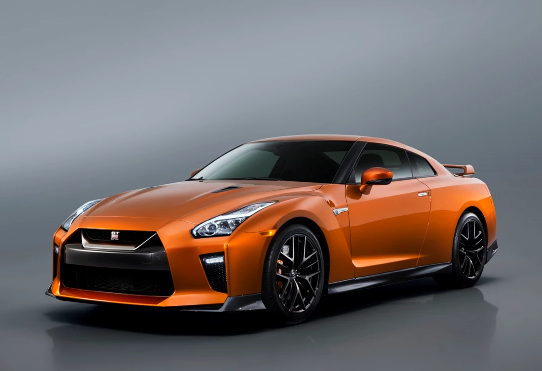 1582606-2017_nissan_gtr_26.jpg