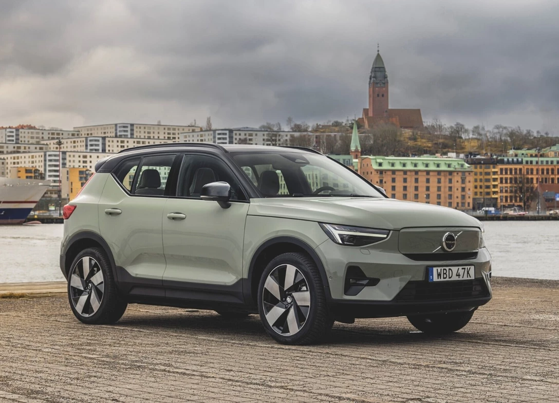 1693366-Volvo-XC40-Recharge-2024-01.jpg