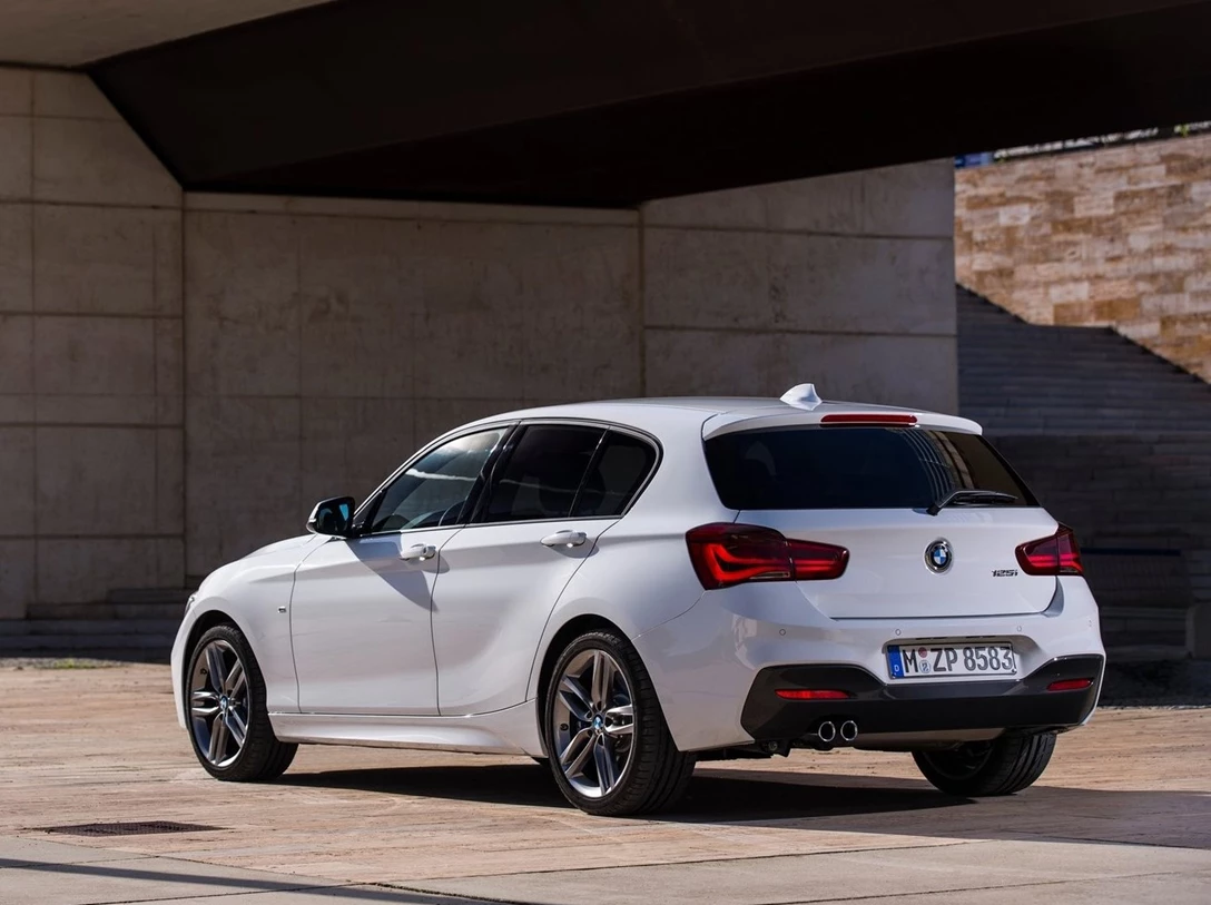 1645439-BMW-1-Series-2016-05.jpg