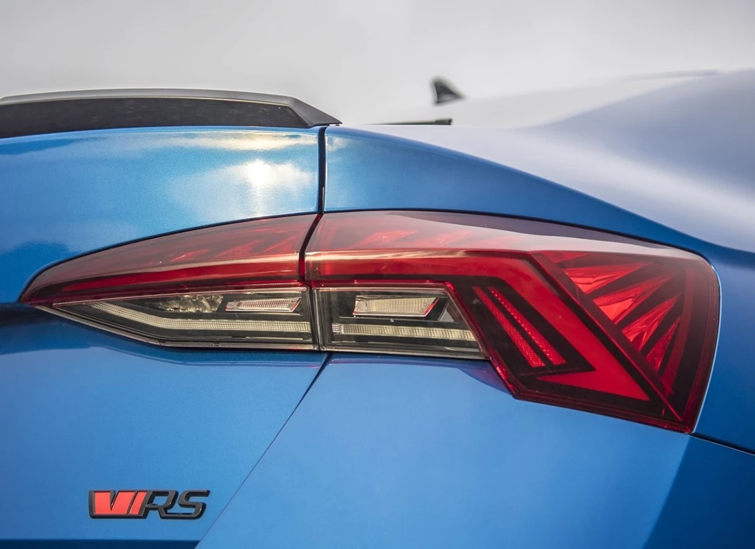 1639330-Skoda-Octavia-RS-2021-13.jpg