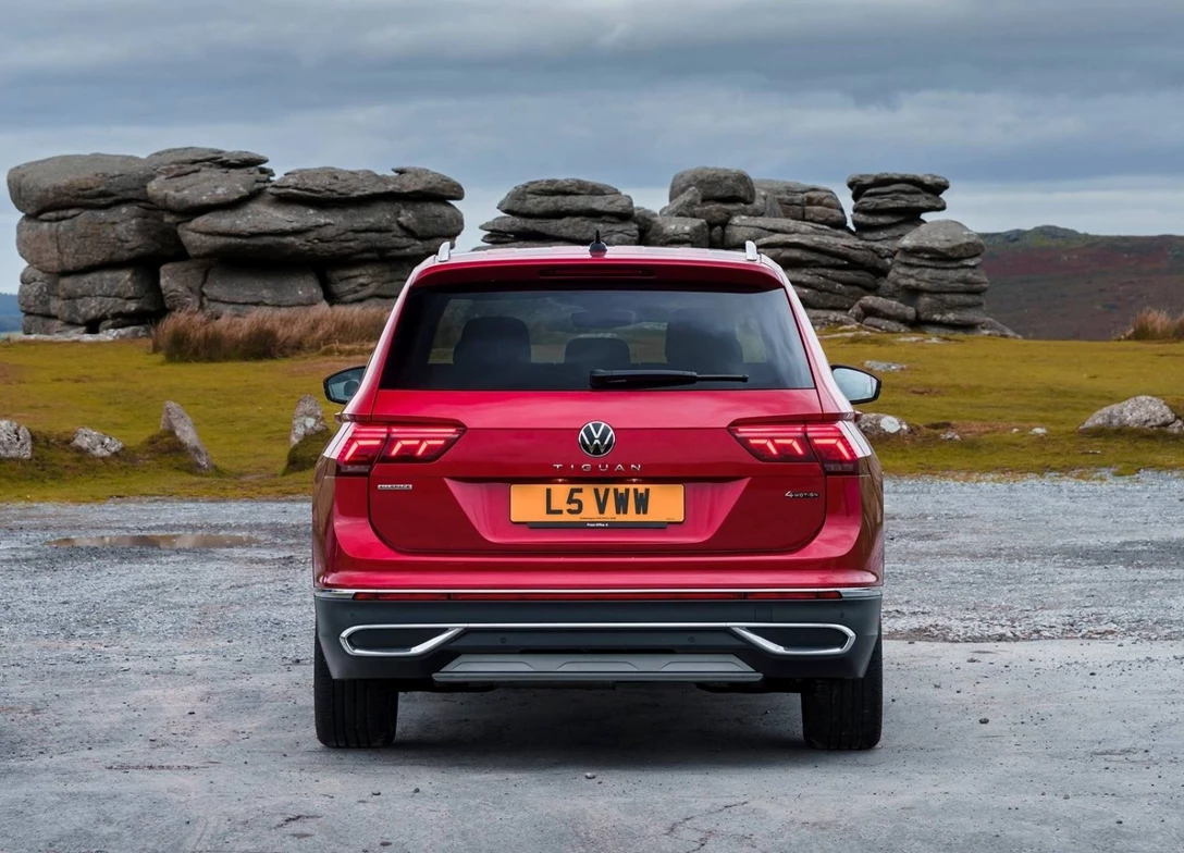 1695745-Volkswagen-Tiguan_Allspace-2024-00.jpg