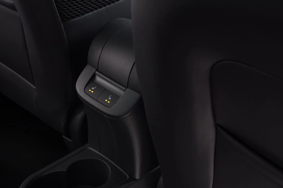 1646360-Skoda Rapid 2018 (8).jpg