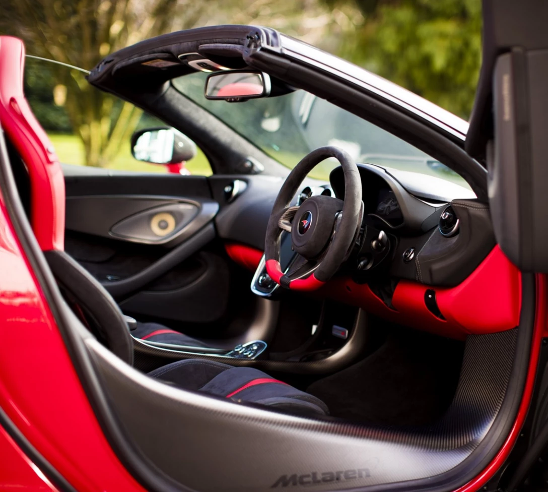1615955-Large-8860-McLaren570SSpider.jpg