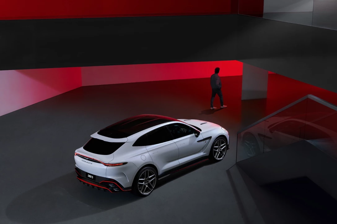 1708604-Aston Martin DBX S_6.jpg