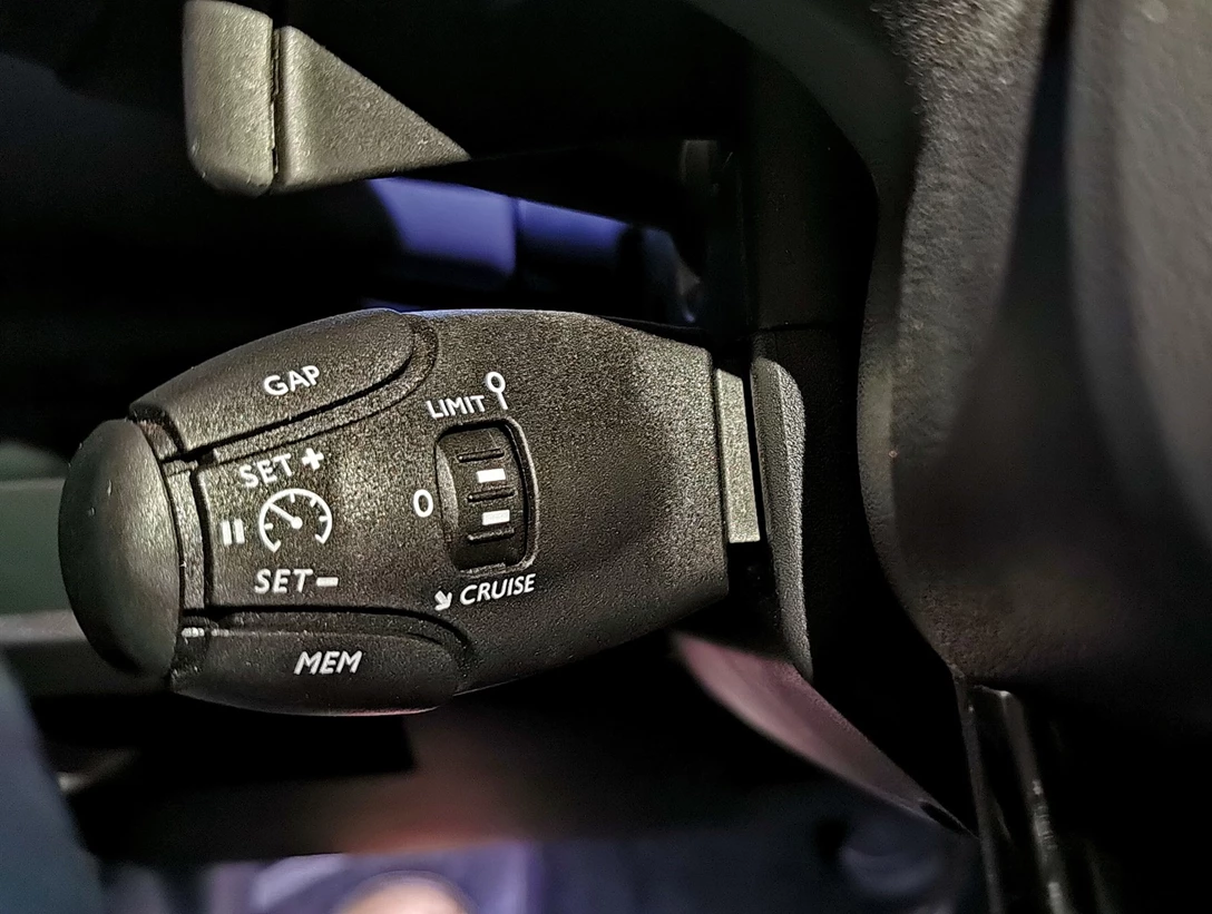 1630321-בקרת שיוט סיטרואן.jpg