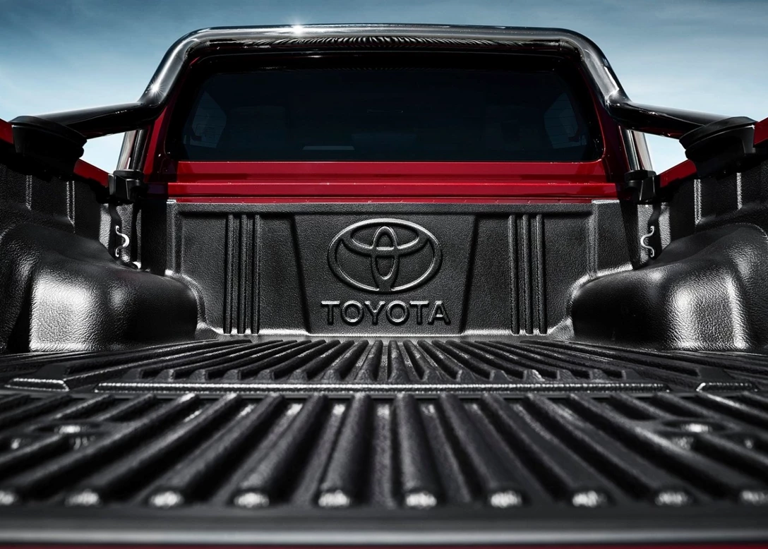 1656647-Toyota-HiLux-2016-1600-64.jpg
