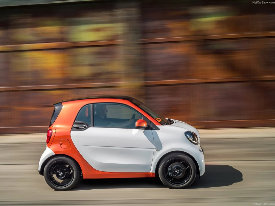 1589143-Smart-fortwo 5.jpg