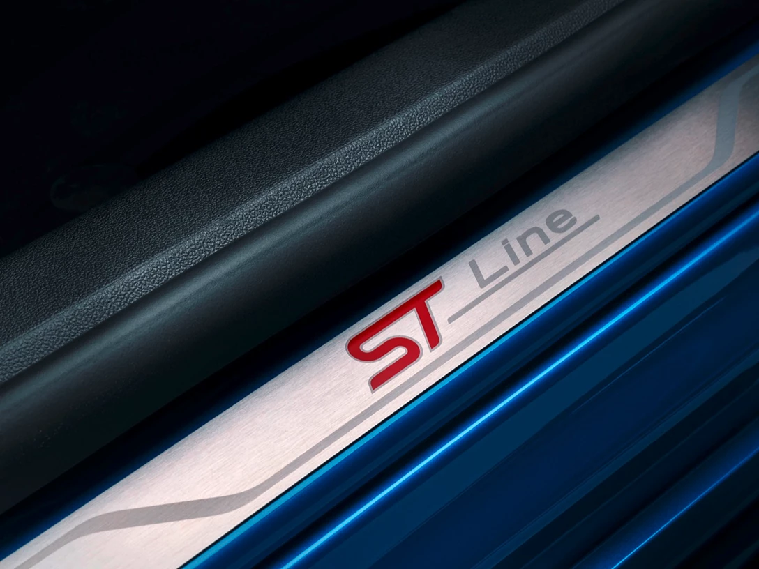 1632622-Ford Focus Hatchback ST (3).jpg