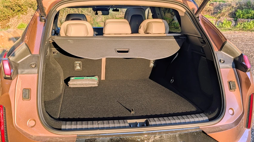 לינק אנד קו 08 תא מטען