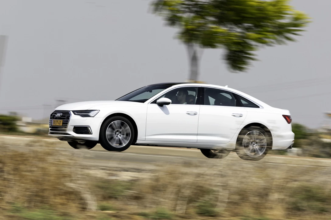 1605616-אודי A6 (1).JPG