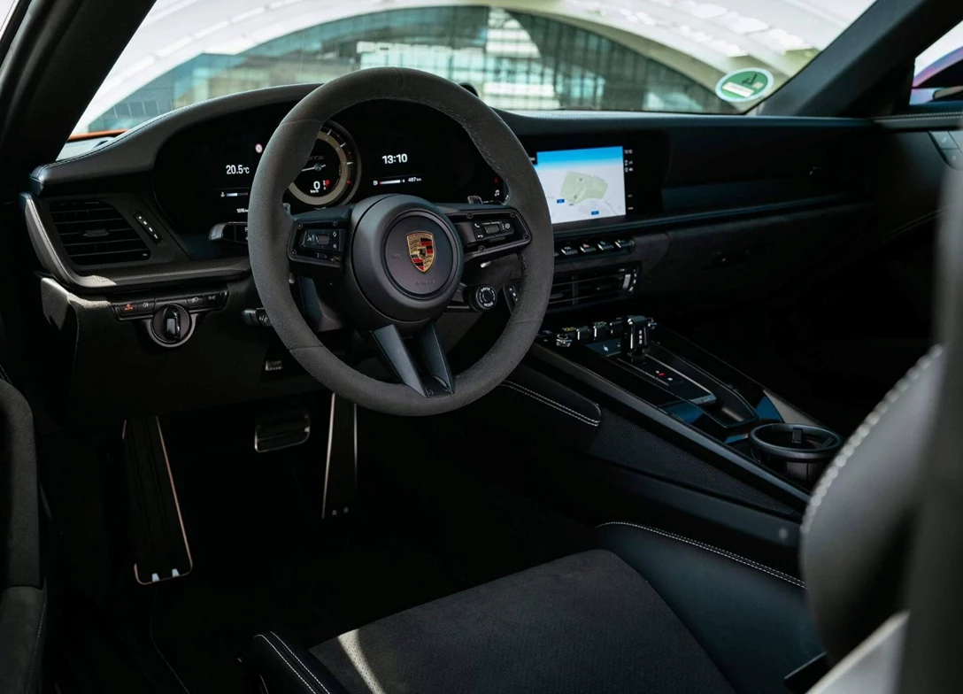 1709870-Porsche-911_Carrera_4_GTS-2025-07.jpg