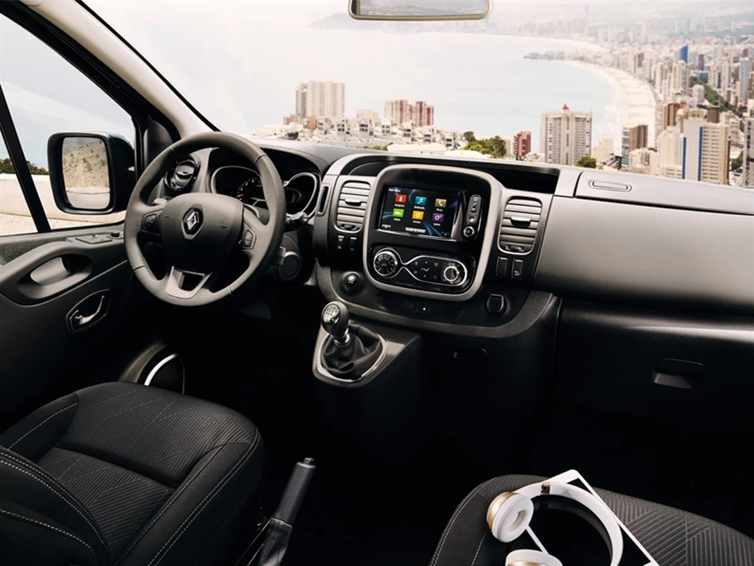 1601857-Renault-Trafic-3.jpg