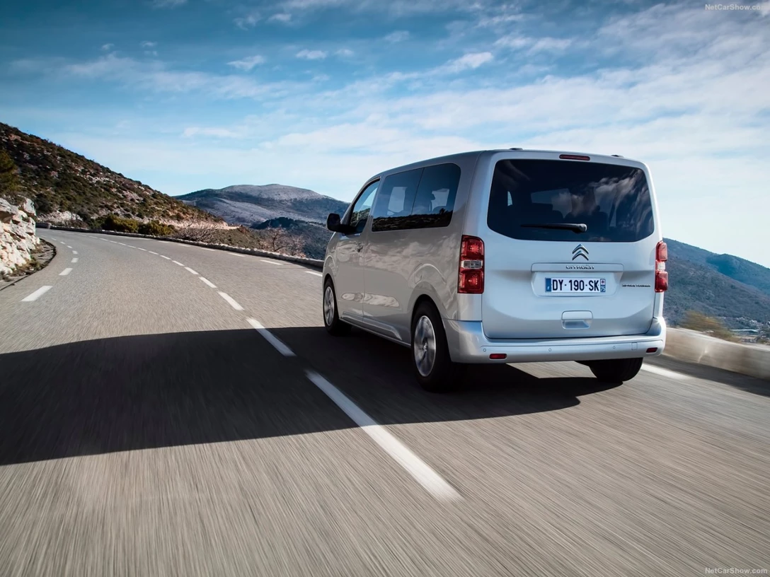 1591864-Citroen-SpaceTourer 2.jpg