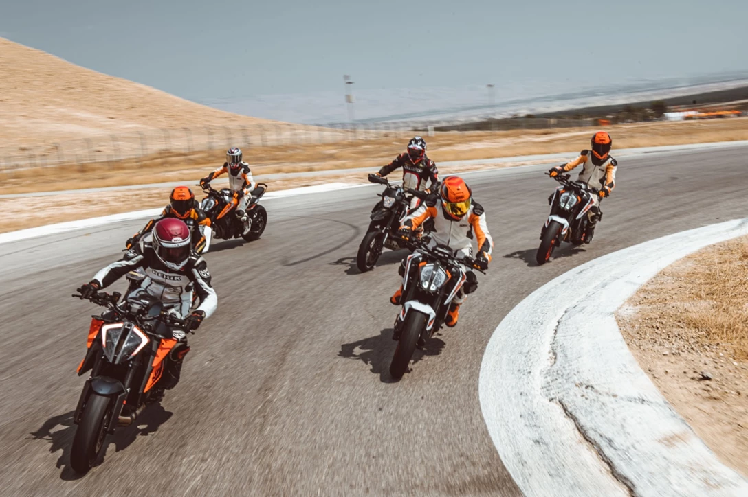 1634705-by benny doutsh (44).jpg