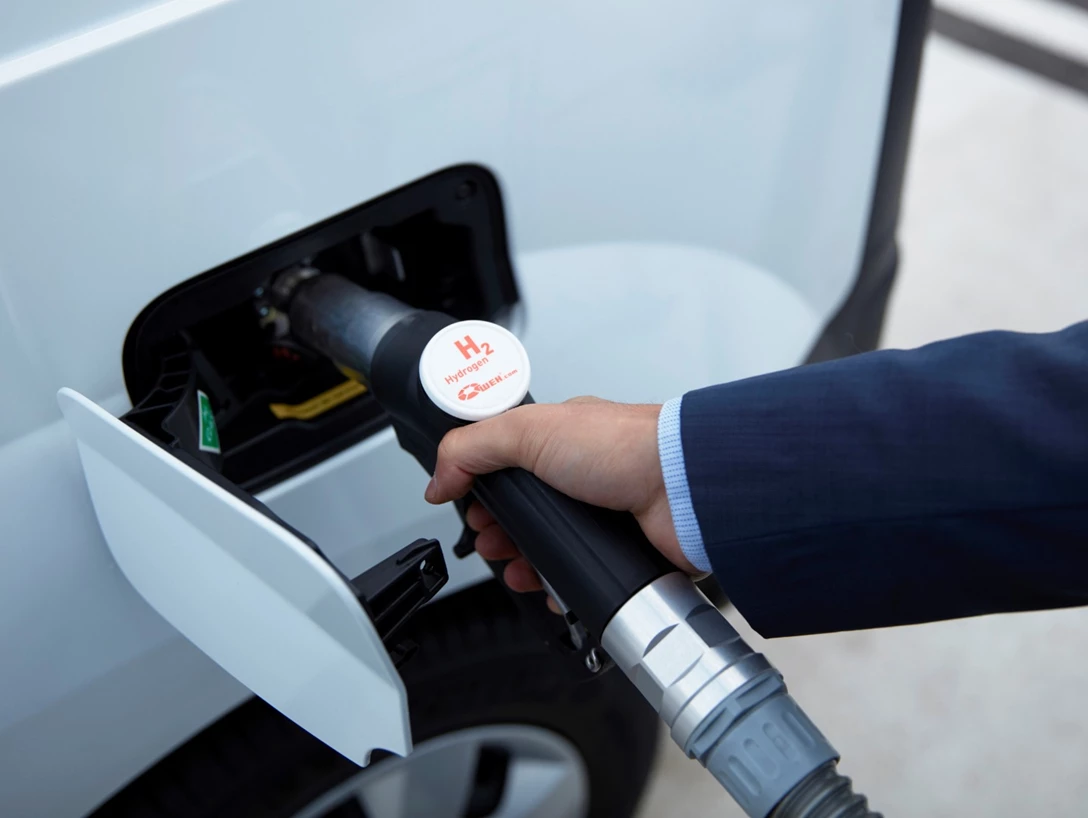 1624210-21234878_2019_-_Z_E_33_H2_HYDROGEN_Light_Commercial_Vehicles.jpg