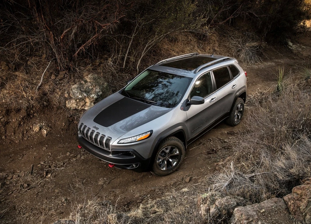 1686203-Jeep-Cherokee-2016-00.jpg