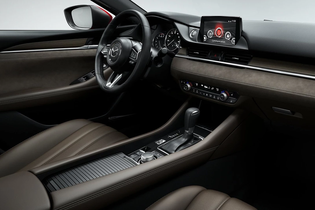1609576-מאזדה 6 ו-בס-3 החדשים בישראל (5).jpg