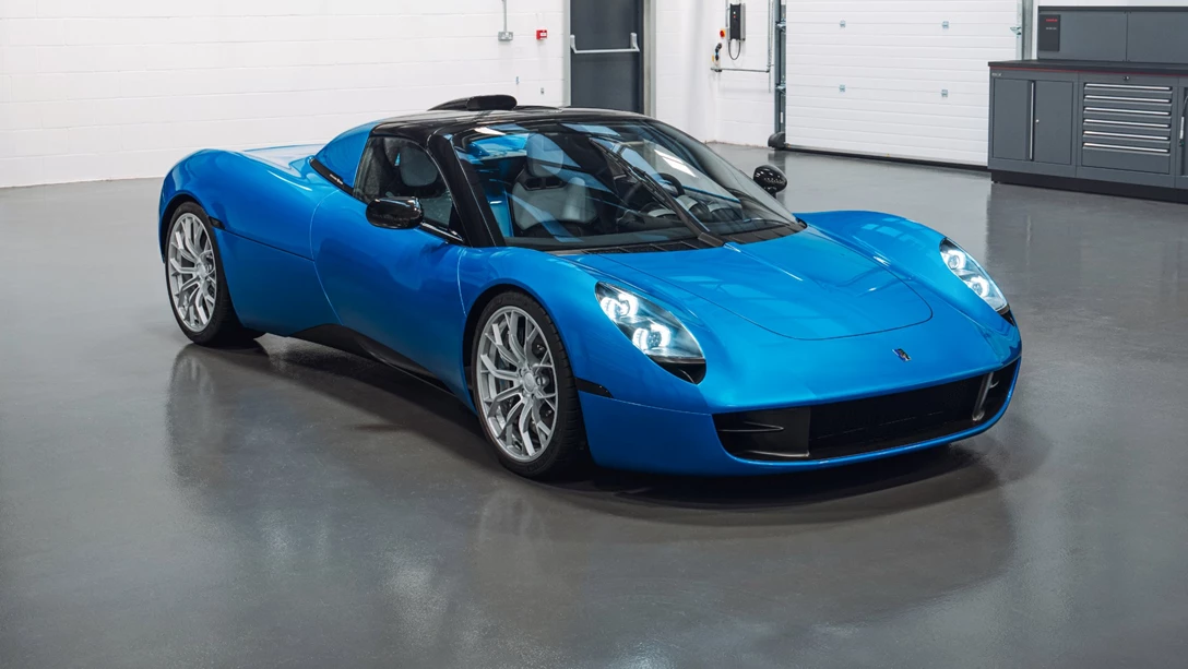 1681240-T.33 SPIDER LAUNCH - 01-min.jpg