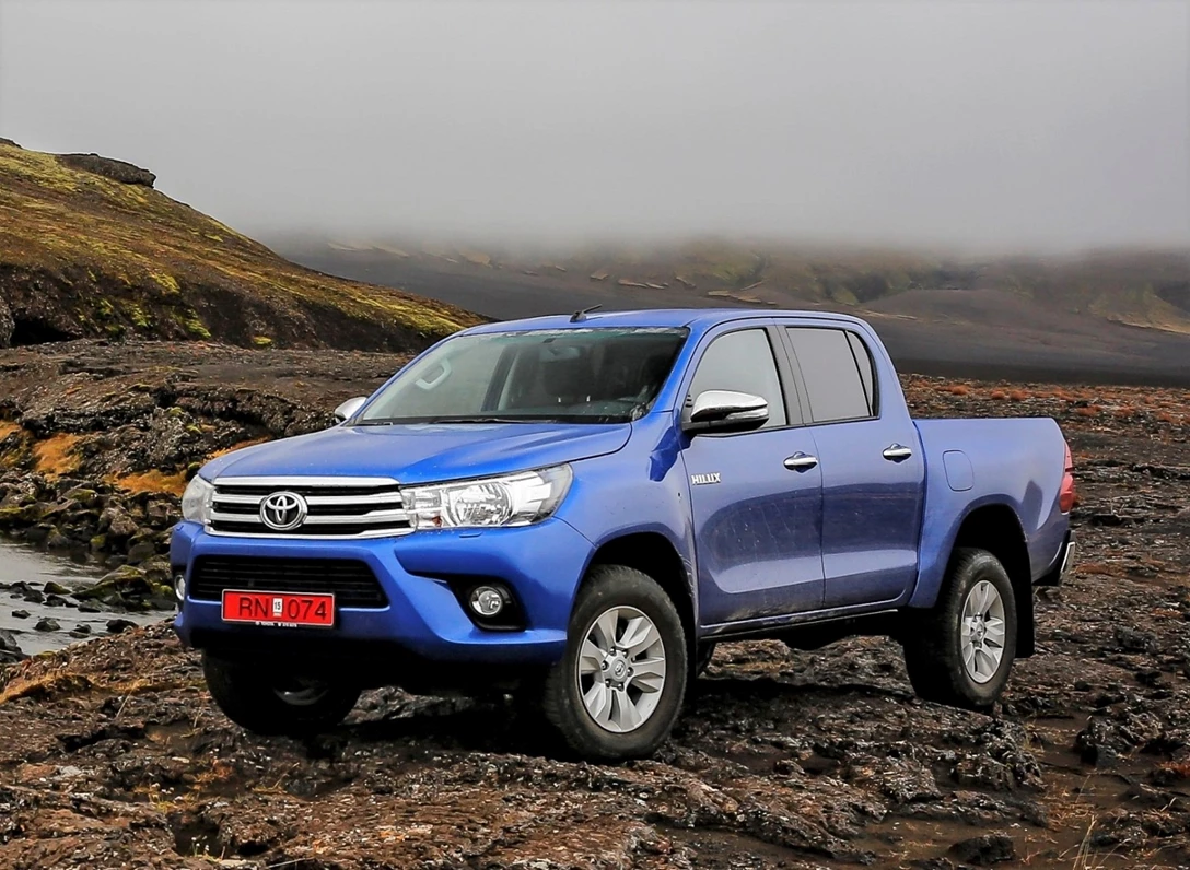 1659406-Toyota-HiLux-2018-04.jpg